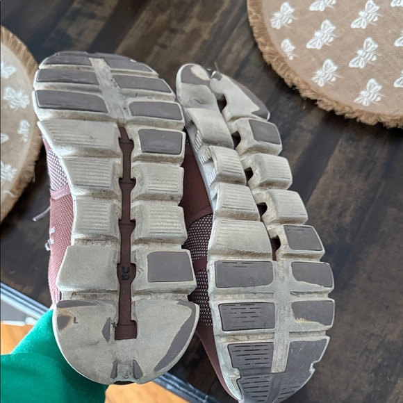 ON Cloud Women's Athletic Shoes - Mauve and Cream - Picture 6 of 7